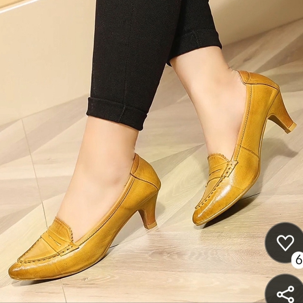 Women's Pointed Toe Leather Pumps - Picture 2 of 14